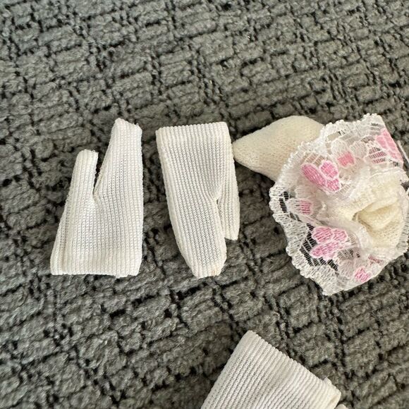 Mattel Barbie and Ken Book 300 piece bundle video #3/4 - Picture 5 of 7